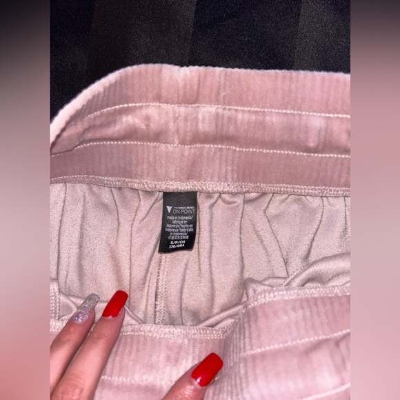 Victoria’s Secret matching sets - Picture 4 of 6